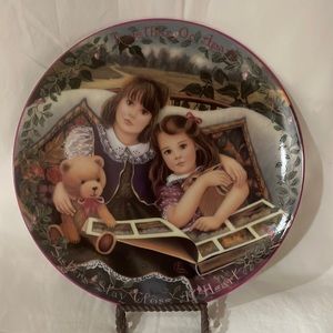THE BRADFORD EXCHANGE - “Close at Heart” Plate
